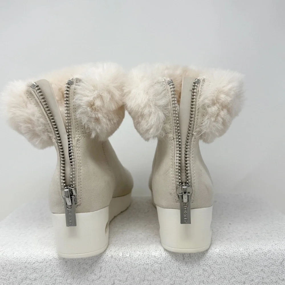 DKNY Women’s Abri Booties size 7.5